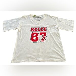 Travis Kelce #87 Cream Graphic Tee Tshirt Medium V-Neck Chiefs Football NFL NWT